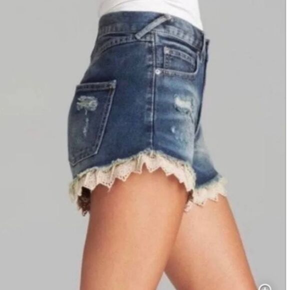 Free People Crochet Lace Hem Cut Off Denim Shorts Distressed Cotton Bohemian 26 - Picture 3 of 10